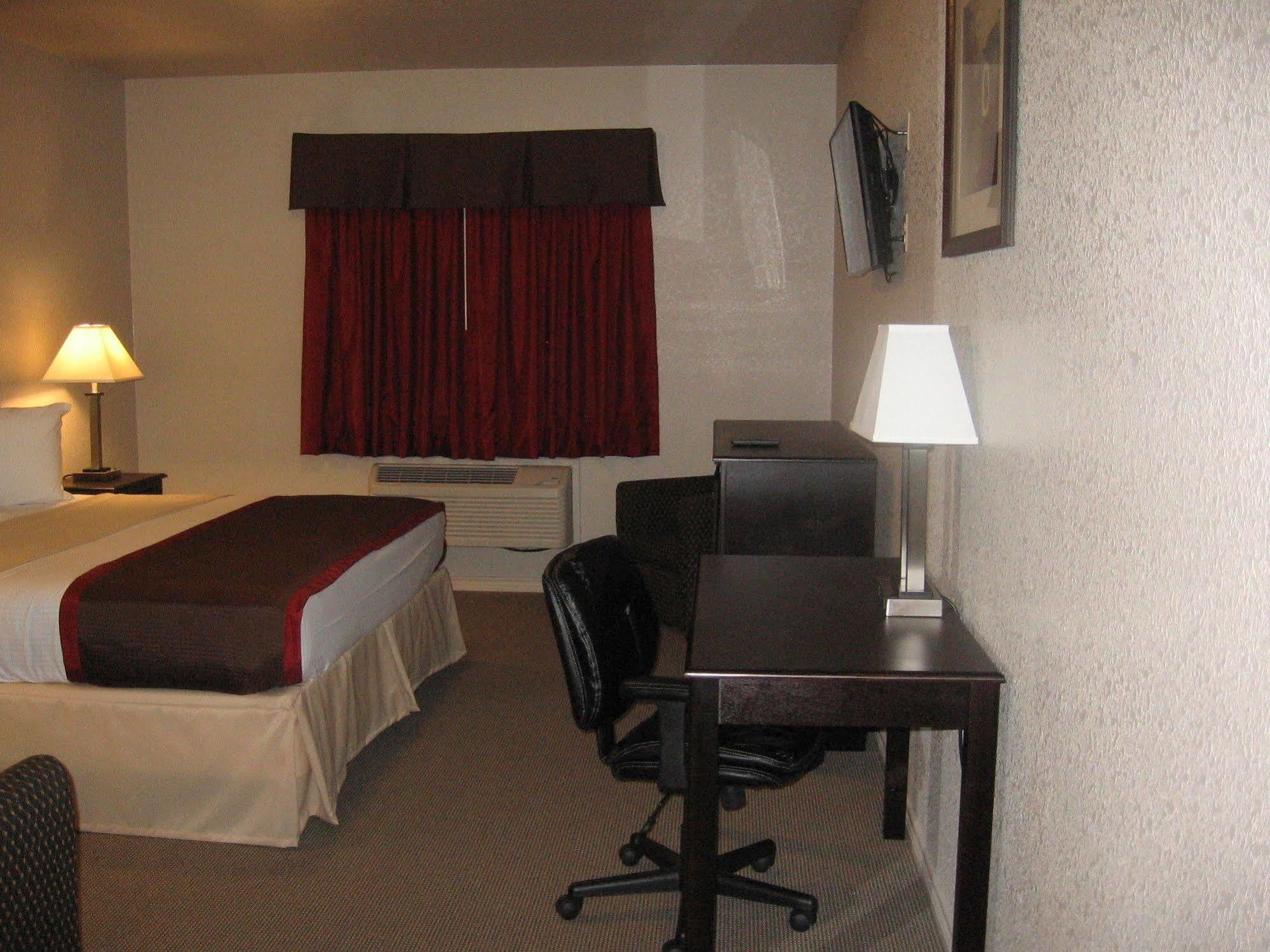 Premium Inn&Suites Killeen Bagian luar foto